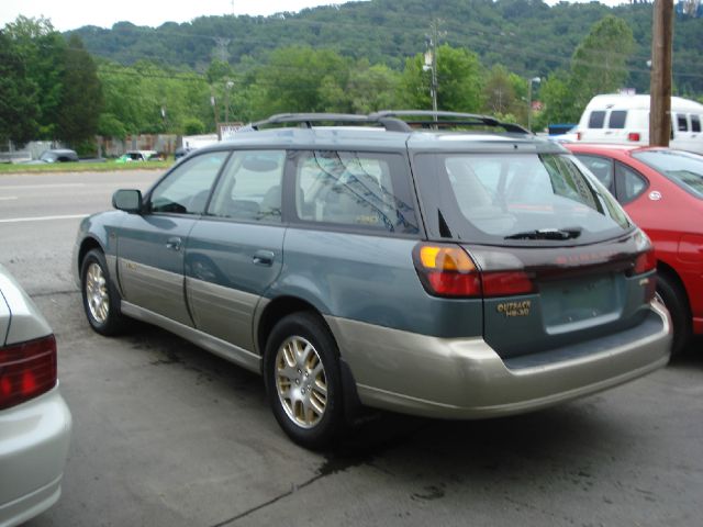 Subaru Outback 2001 photo 2