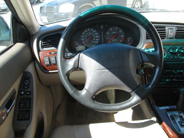 Subaru Outback 2001 photo 11