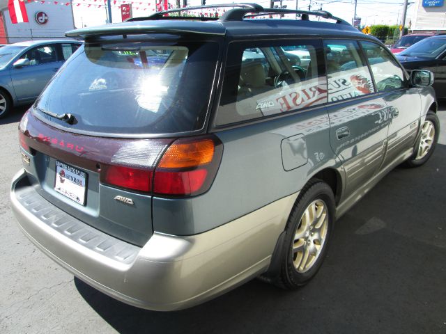 Subaru Outback 2001 photo 2