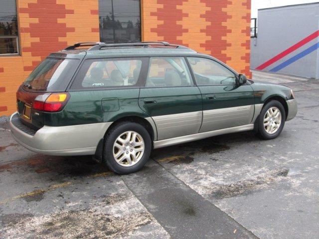 Subaru Outback 2001 photo 2