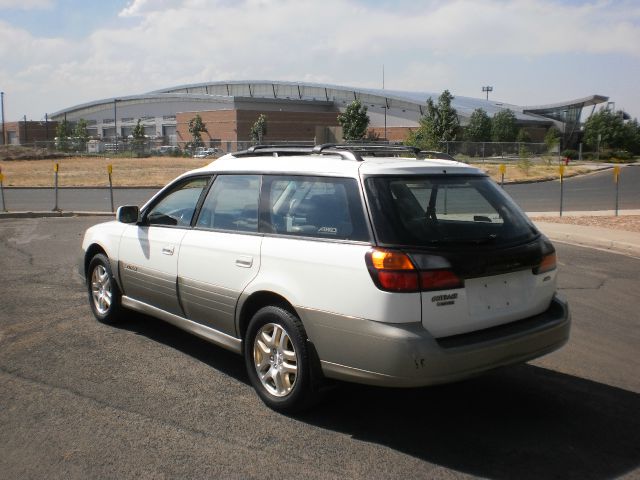 Subaru Outback 2001 photo 1