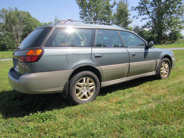 Subaru Outback 2001 photo 3