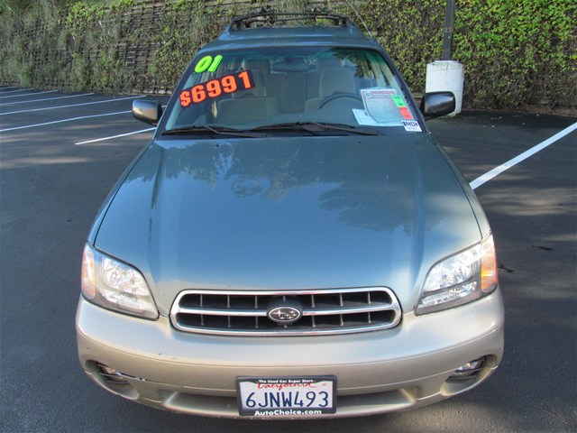 Subaru Outback 2001 photo 1