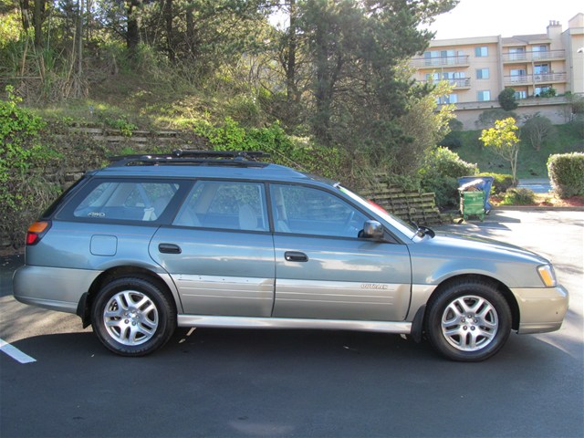 Subaru Outback 2001 photo 3