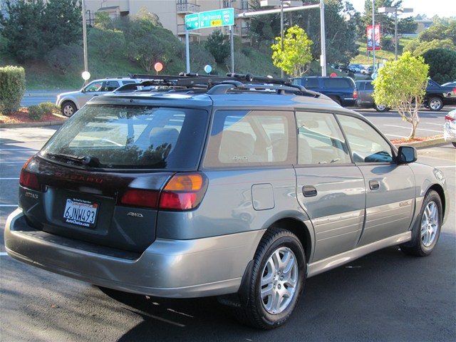 Subaru Outback 2001 photo 4