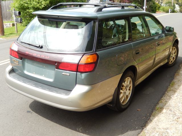 Subaru Outback 2002 photo 2