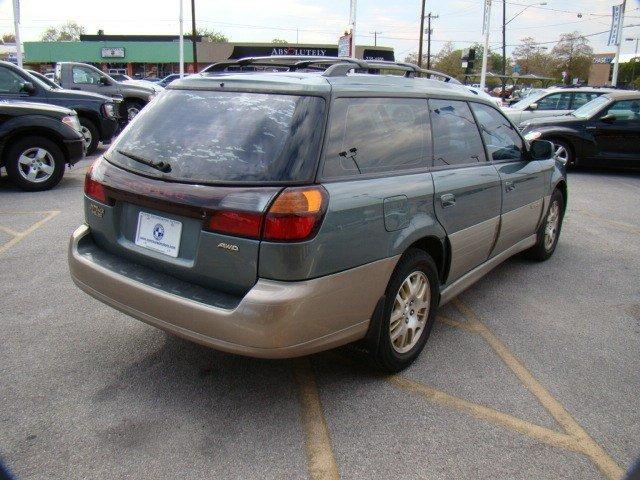 Subaru Outback 2002 photo 2