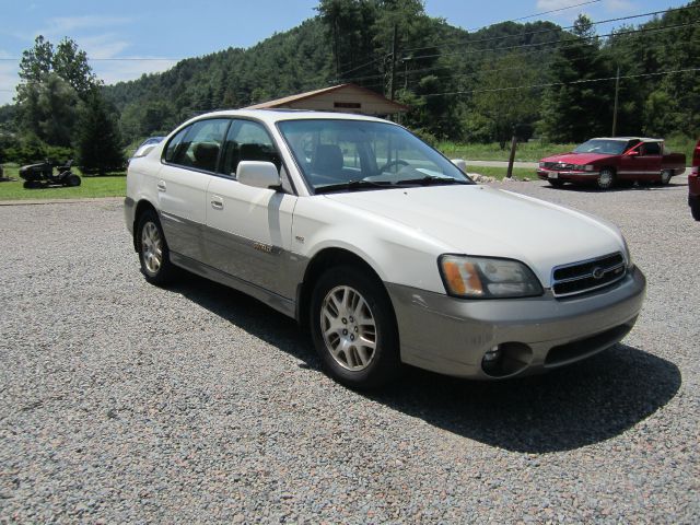 Subaru Outback 2002 photo 3