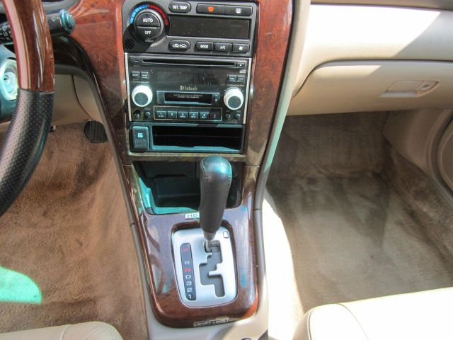 Subaru Outback 2002 photo 2