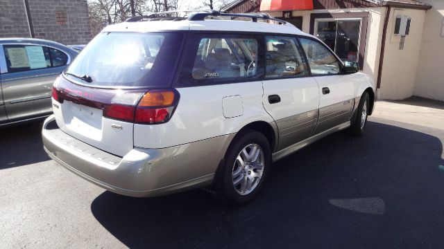 Subaru Outback 2002 photo 2