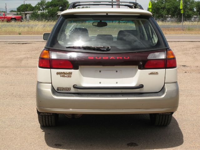 Subaru Outback 2002 photo 2