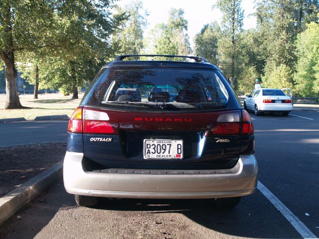 Subaru Outback 2002 photo 3