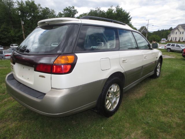 Subaru Outback 2002 photo 1