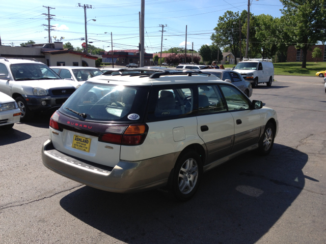 Subaru Outback 2002 photo 14