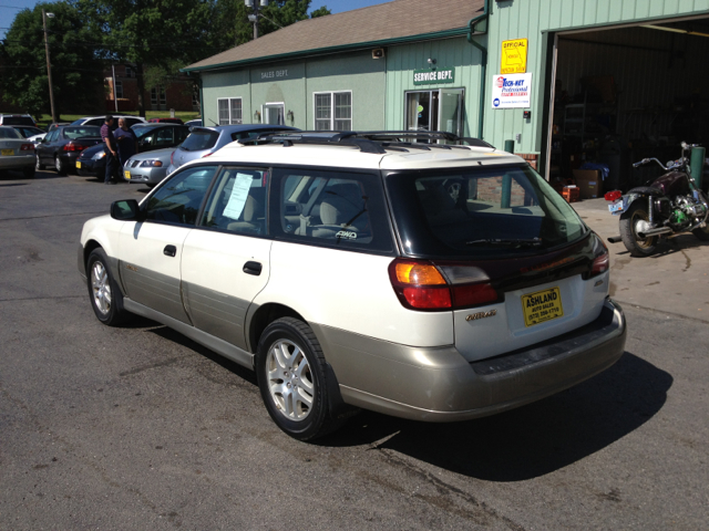 Subaru Outback 2002 photo 9