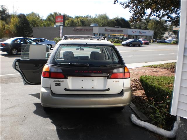 Subaru Outback 2002 photo 2