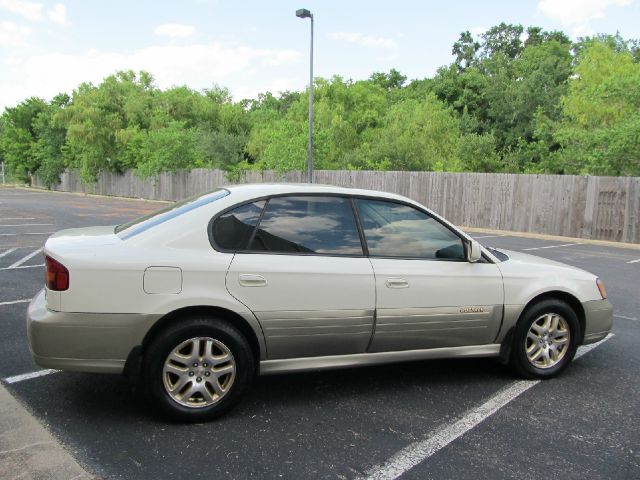 Subaru Outback 2002 photo 2