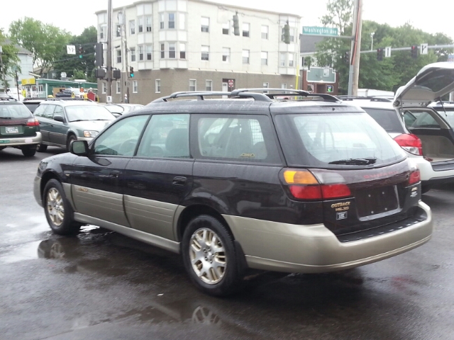 Subaru Outback 2002 photo 2