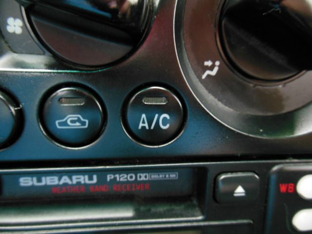 Subaru Outback 2002 photo 18