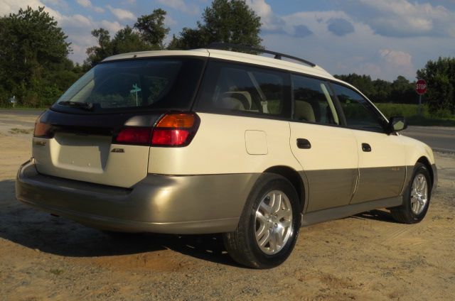 Subaru Outback 2002 photo 2