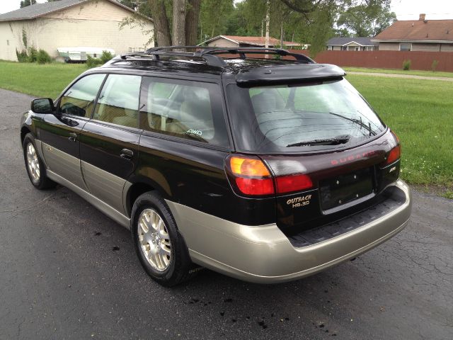 Subaru Outback 2002 photo 16