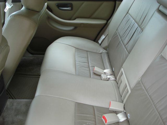 Subaru Outback 2002 photo 21