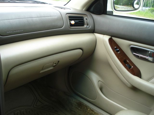 Subaru Outback 2002 photo 8