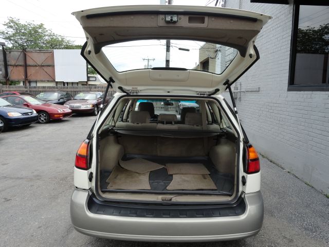 Subaru Outback 2003 photo 10