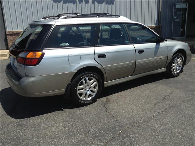 Subaru Outback 2003 photo 9