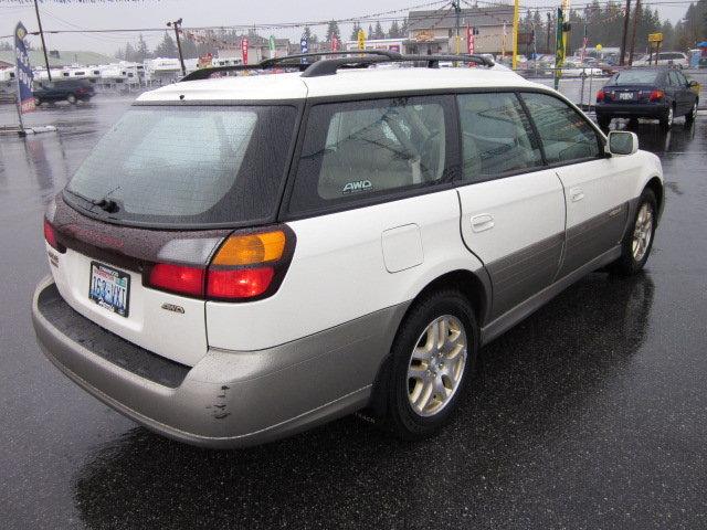 Subaru Outback 2003 photo 1