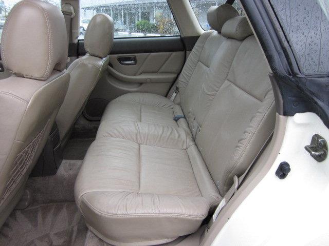 Subaru Outback 2003 photo 2