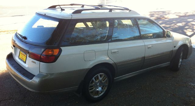 Subaru Outback 2003 photo 3