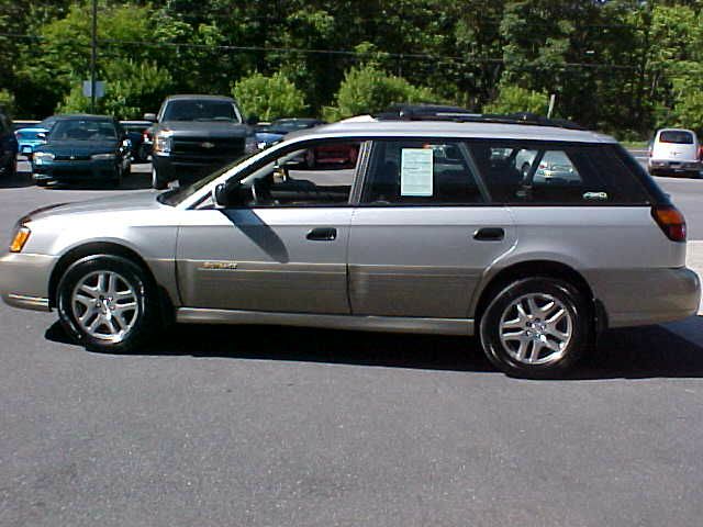 Subaru Outback 2003 photo 12