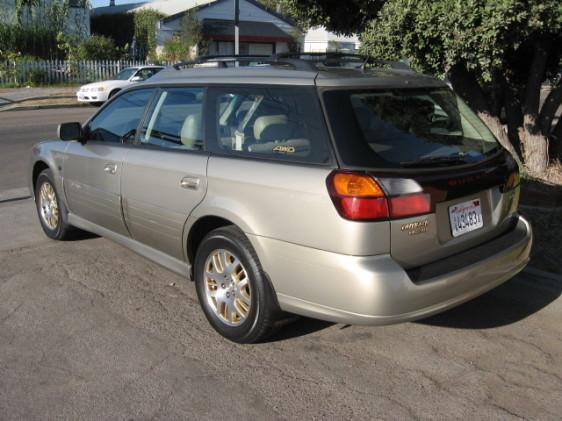 Subaru Outback 2003 photo 2