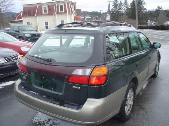 Subaru Outback 2003 photo 2