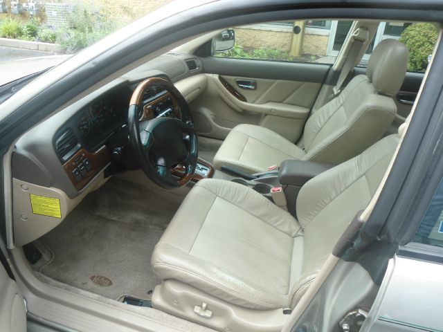 Subaru Outback 2003 photo 2