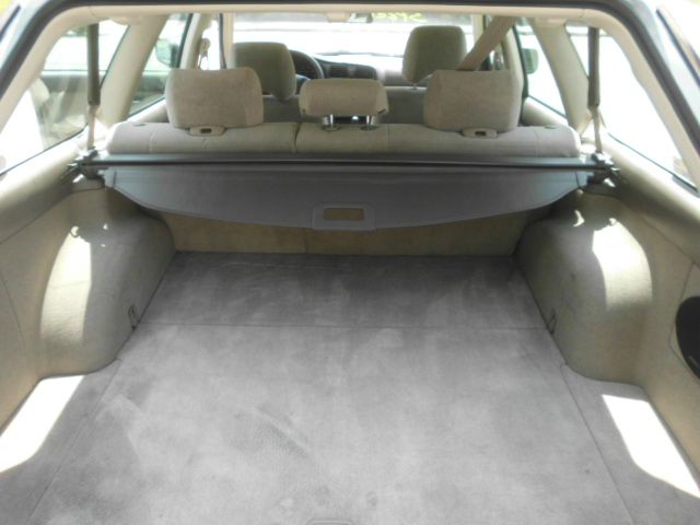 Subaru Outback 2003 photo 4