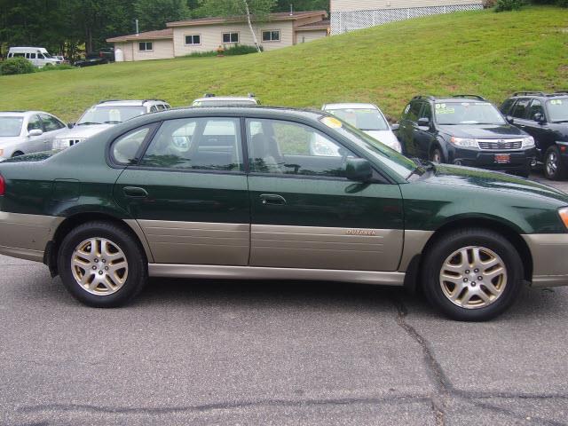 Subaru Outback 2003 photo 2