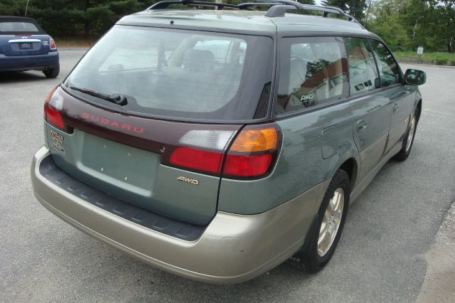 Subaru Outback 2003 photo 11