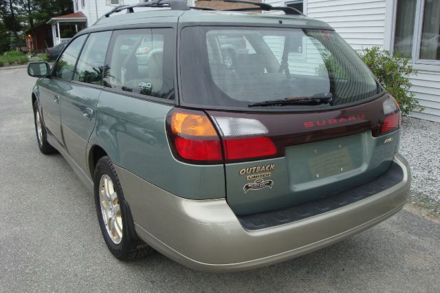 Subaru Outback 2003 photo 17