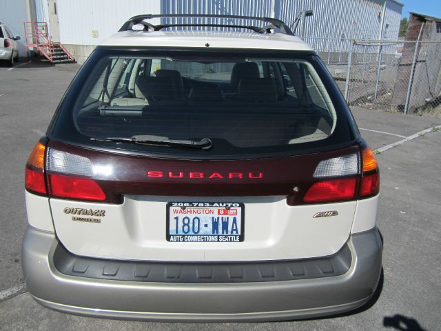 Subaru Outback 2003 photo 2