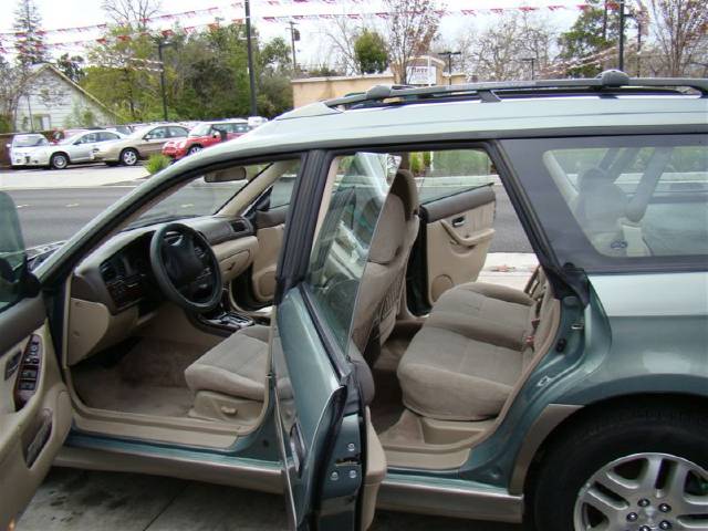 Subaru Outback 2003 photo 2