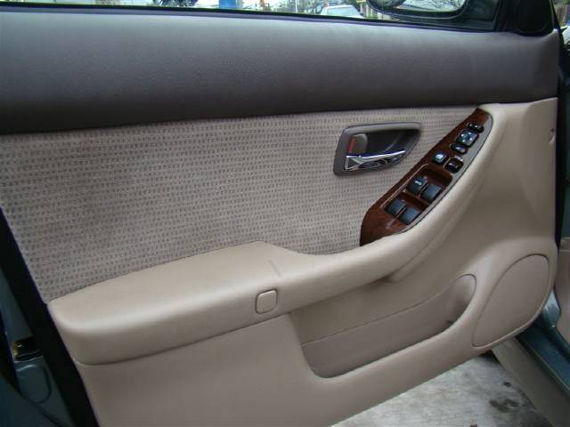 Subaru Outback 2003 photo 4