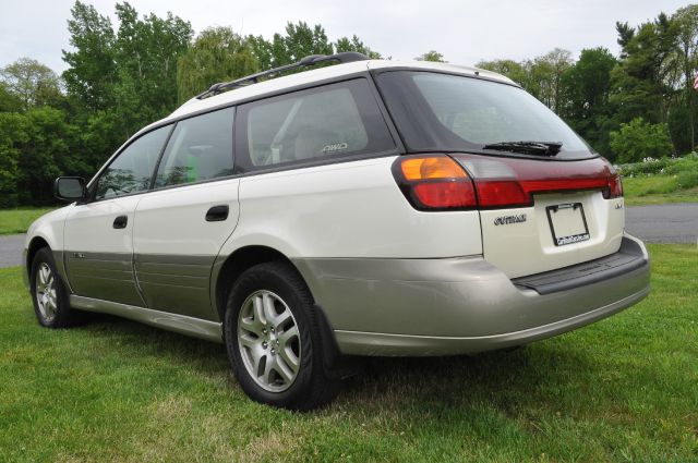 Subaru Outback 2004 photo 18