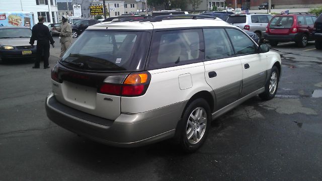 Subaru Outback 2004 photo 16