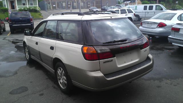 Subaru Outback 2004 photo 18