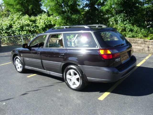 Subaru Outback 2004 photo 2