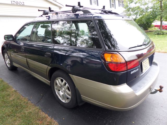 Subaru Outback 2004 photo 2