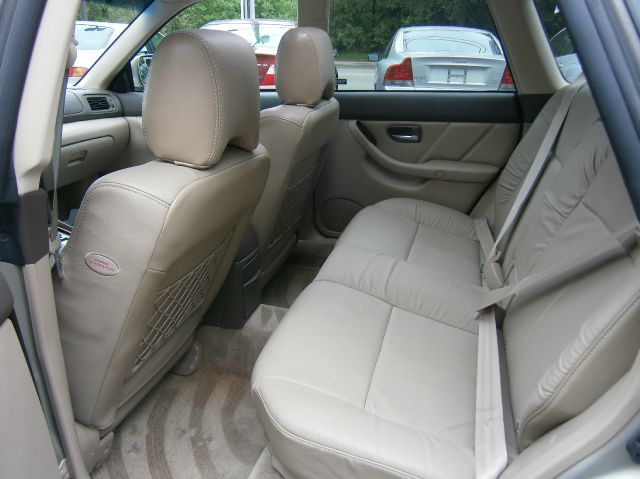 Subaru Outback 2004 photo 12