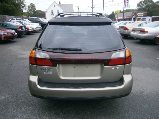 Subaru Outback 2004 photo 2